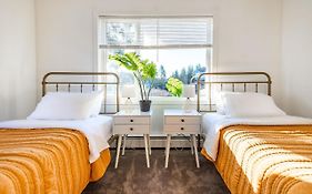 The Rogue Wave-Beach Access, Ocean Views, Private